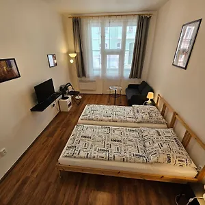 jezerka-apartments.praguehotelsweb.com/